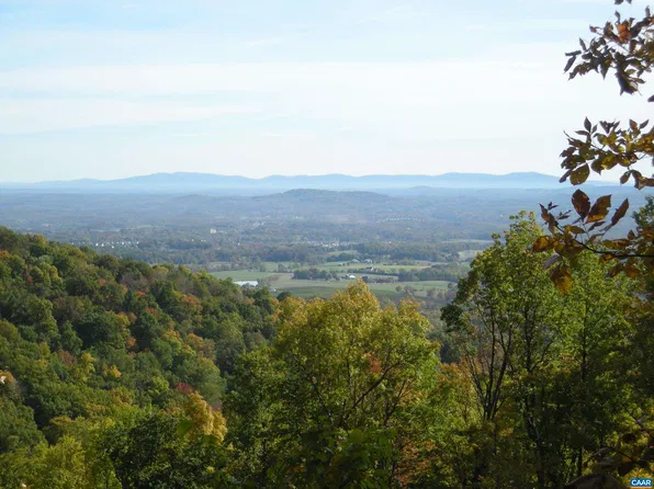 Greenwood Holw, Greenwood, VA 22943