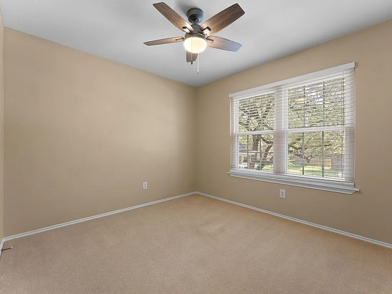 2104 Lobelia Dr — Photo 27