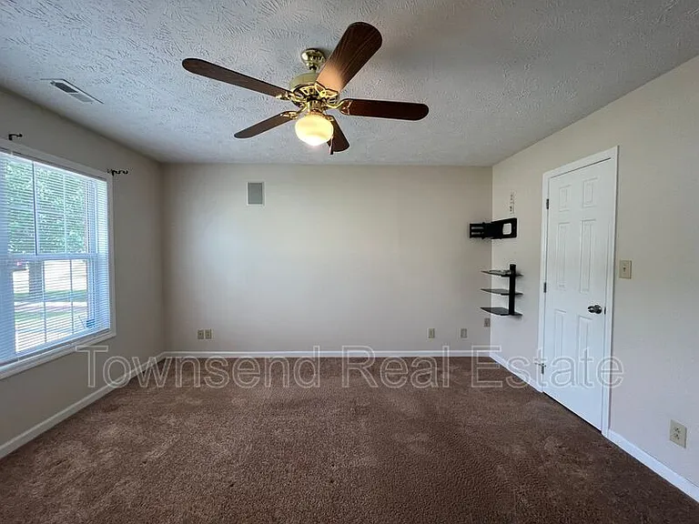 3031 Kingfisher Dr — Photo 10