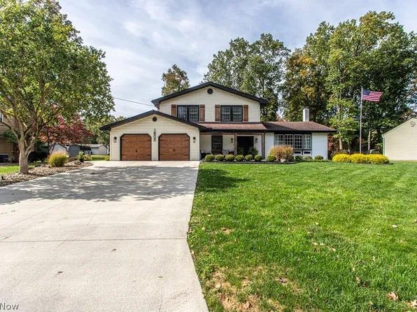 1805 Stonehenge Ave NE, Warren, OH 44483