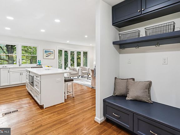 3rd image of 6724 Sulky Ln