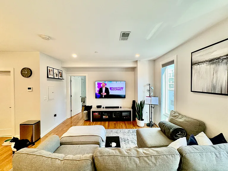49 Rogers St #3A — Photo 4