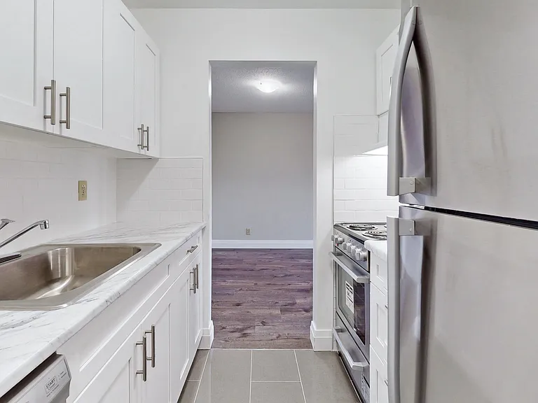 405 Sidney St — Photo 20