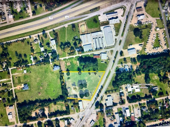 Alexander Dr, Baytown, TX 77520