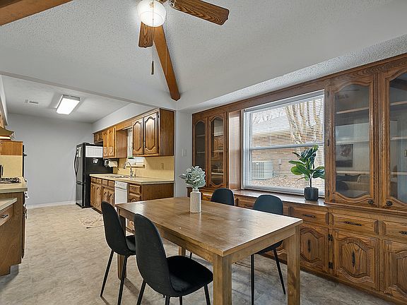 4th image of 1902 Briarwood Ln #1F