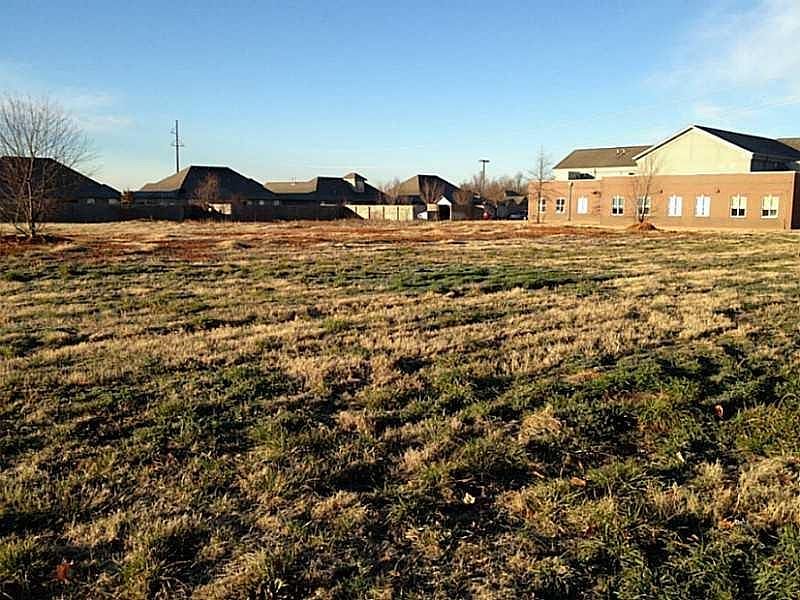 2nd image of Elm Springs Rd