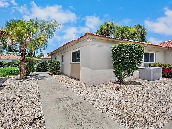 3rd image of 159 VISTA HERMOSA CIRCLE #27B