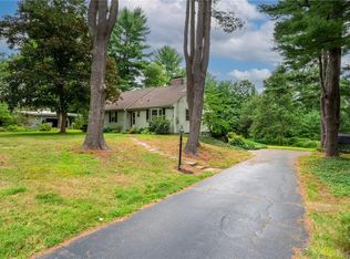 34 Cold Spring Dr, Bloomfield, CT 06002