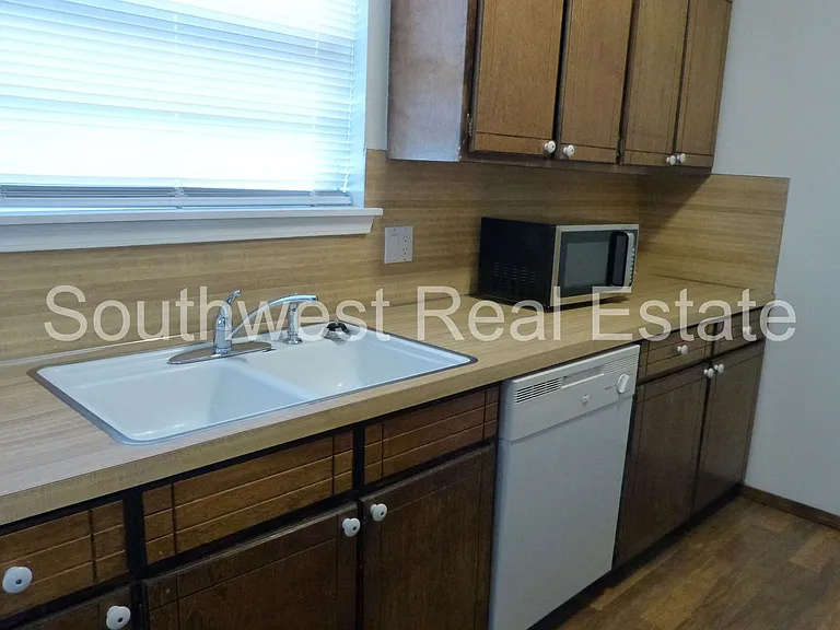 1220 W. Manana Blvd. — Photo 11