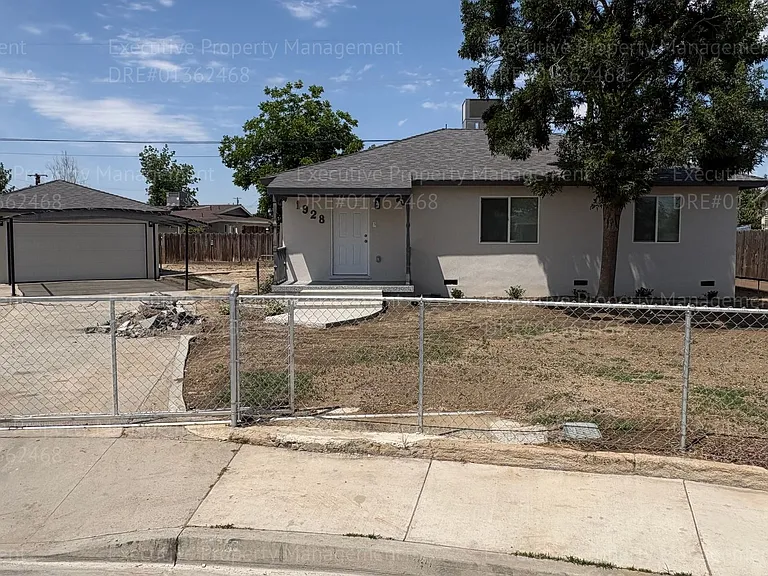 1928 Doolittle Ave — Photo 1