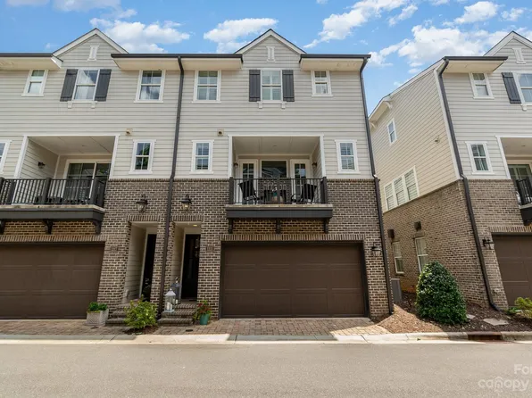 1221 Cotswold Pl, Charlotte, NC 28211