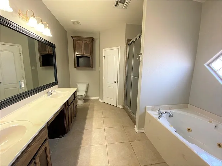 3902 Keighley Xing — Photo 7
