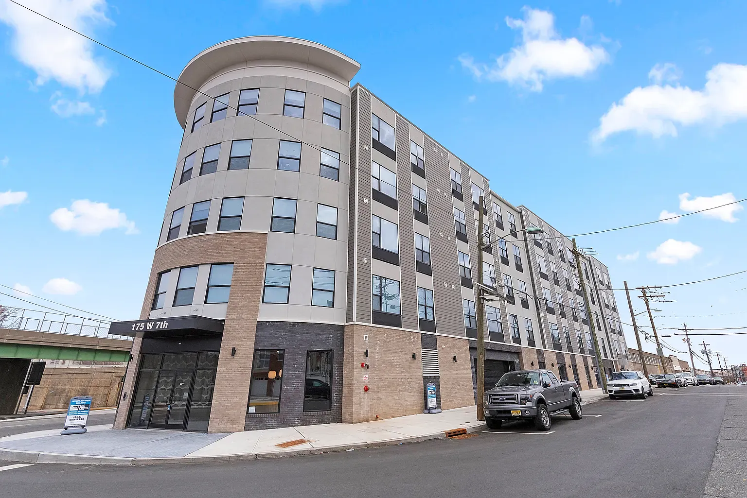2 bed, 899 sqft, $2,800 — Photo 1