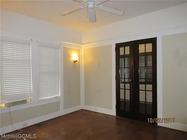 1576 Dauphin St — Photo 5