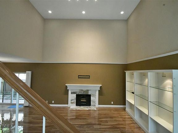 2nd image of 2323 Augusta Dr APT 40