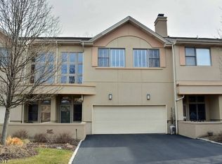 6 Rio Vista Dr, Allendale, NJ 07401