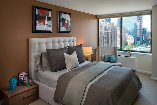 Rented by PocketBroker Inc | media 21