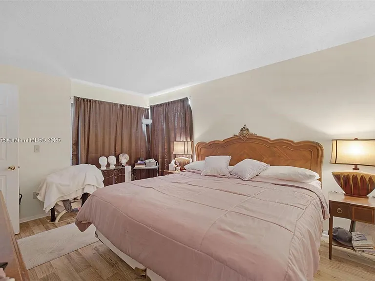 800 Independence Dr — Photo 6