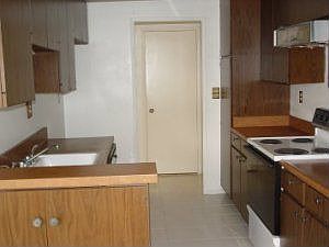 2nd image of 5412 Lindley Ave Unit 222
