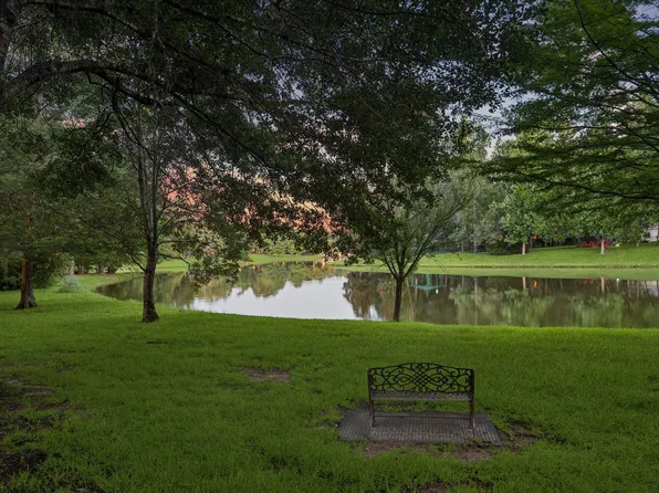 37519 Edgewater Dr, Pinehurst, TX 77362