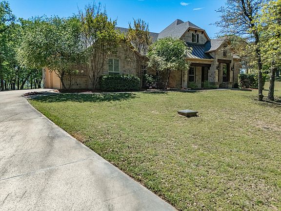 2nd image of 104 Lariat Ct