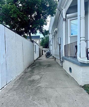 4th image of 115 David St Unit B