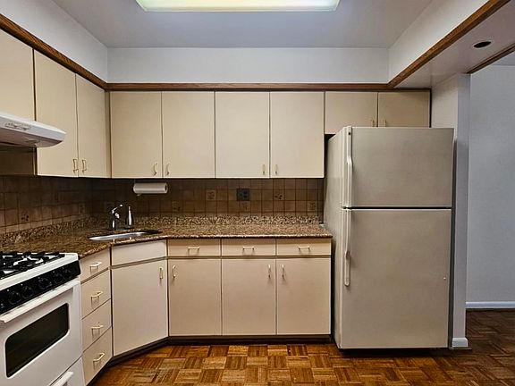 3rd image of 31-17 30th St #2F