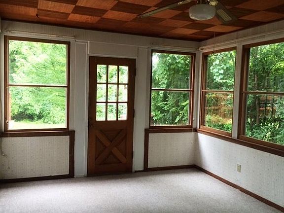 4th image of 515 Iris Ln
