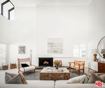 1175 Amherst Ave APT 9, Los Angeles, CA, 90049