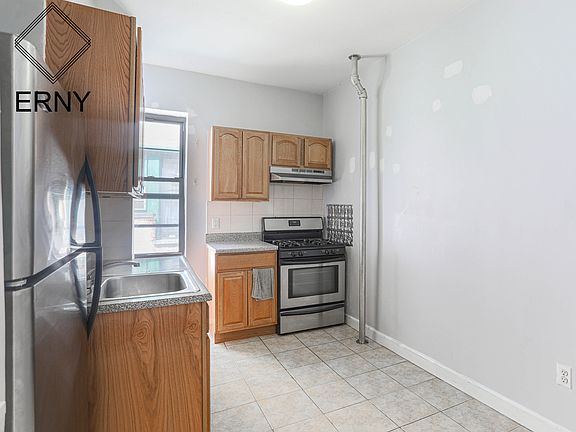 3rd image of 1141 Bergen St #6F