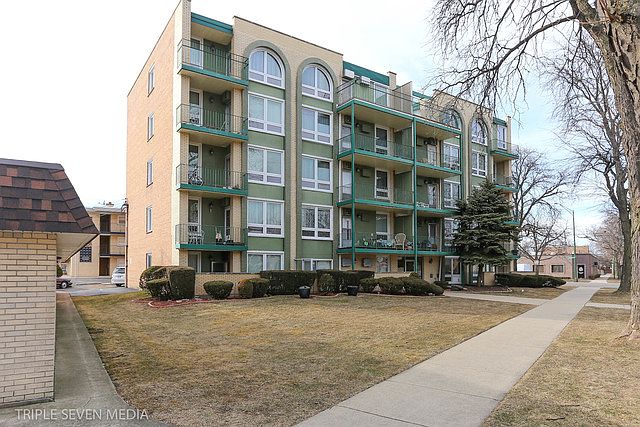 1st image of 6141 W Higgins Ave APT 4C