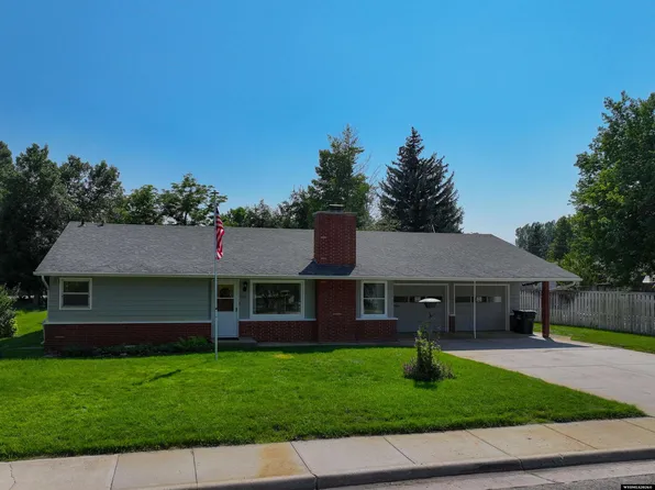 359 Shoshone St, Lander, WY 82520