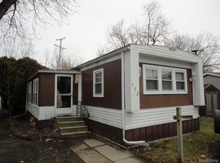 173 Preswick St, Temperance, MI 48182