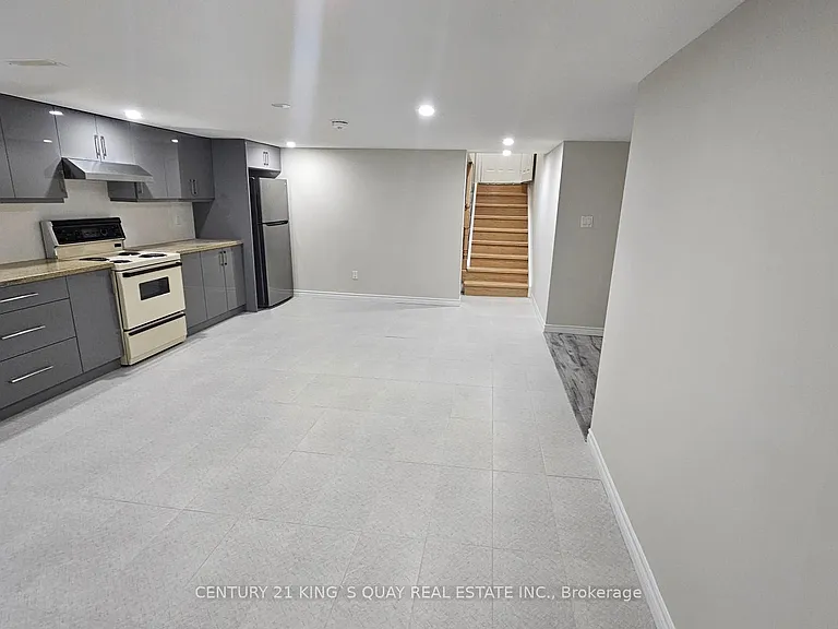 498 Wilson Rd S #BASEMENT — Photo 4