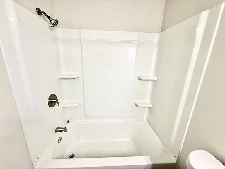 1820 Parkview Ave — Photo 4