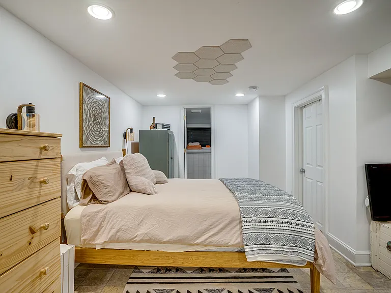 Keefer Pl NW — Photo 9