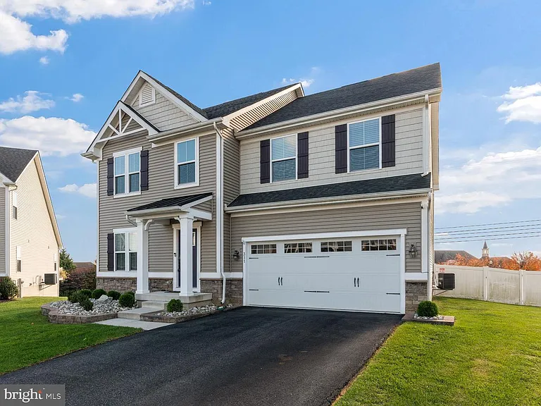 311 Sunrise Ct — Photo 3