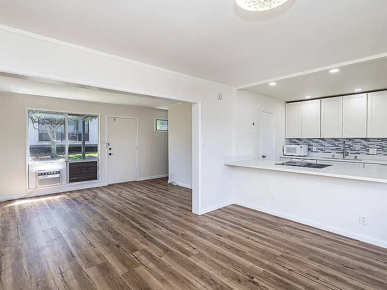 Noelani St — Photo 11