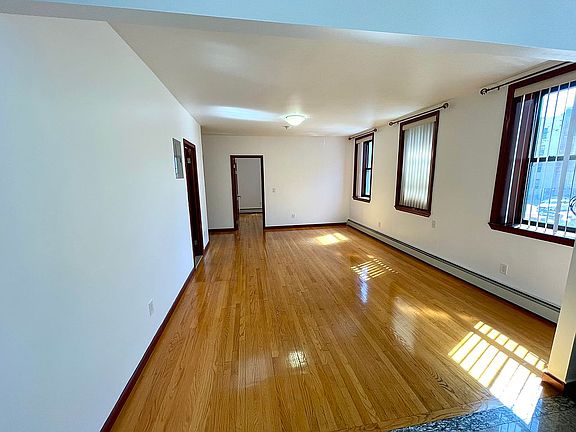 4th image of 873 42nd St APT 2D
