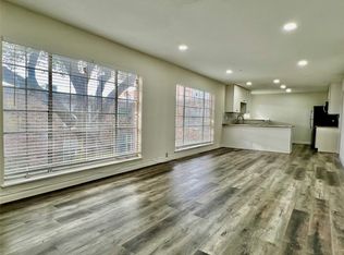 2101 Fountain View Dr APT 76, Houston, TX 77057