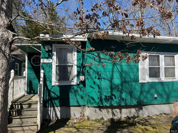 11 22nd, Wading River, NY 11972