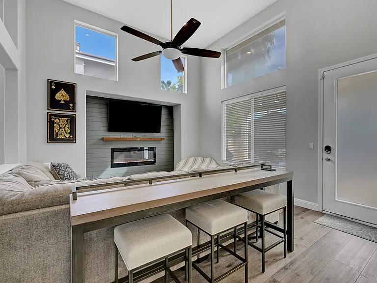 2239 Le Conte Ave — Photo 9