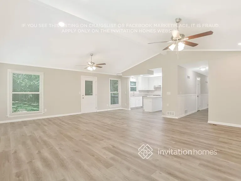 5421 S Lake Dr — Photo 6
