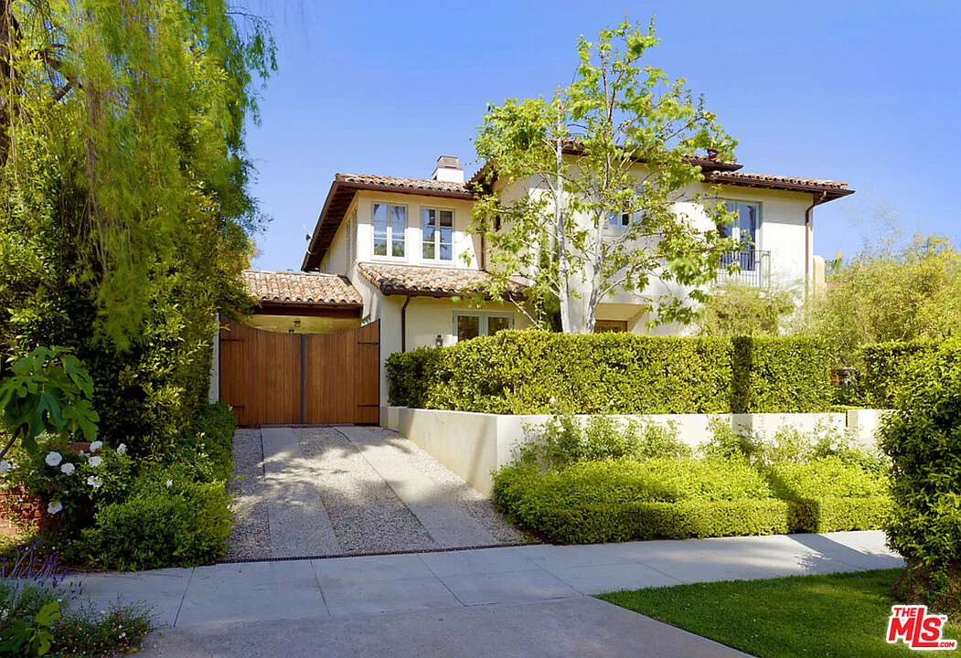 3 bed, 4.0 bath, 4800 sqft, $39,500 — Photo 3