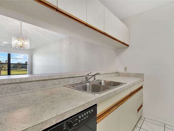2nd image of 7 Plantation Dr APT 205