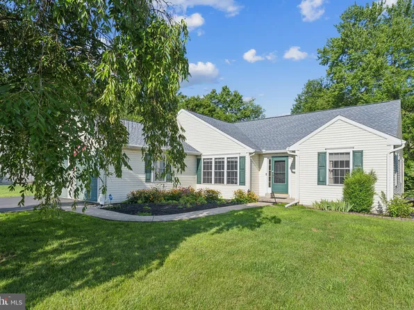 209 W Morlatton Rd, Douglassville, PA 19518
