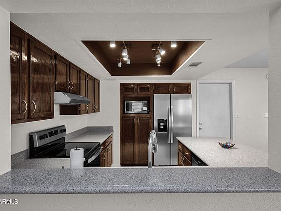 4th image of 172 S Aspen Dr