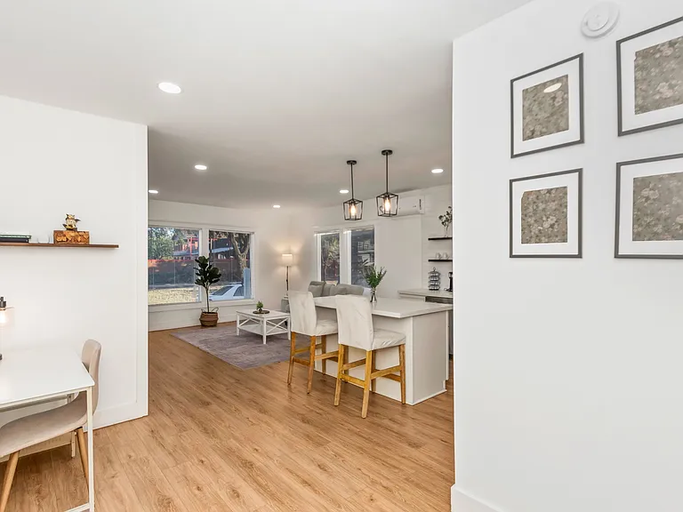 102 S Lockwood Dr #2 — Photo 7