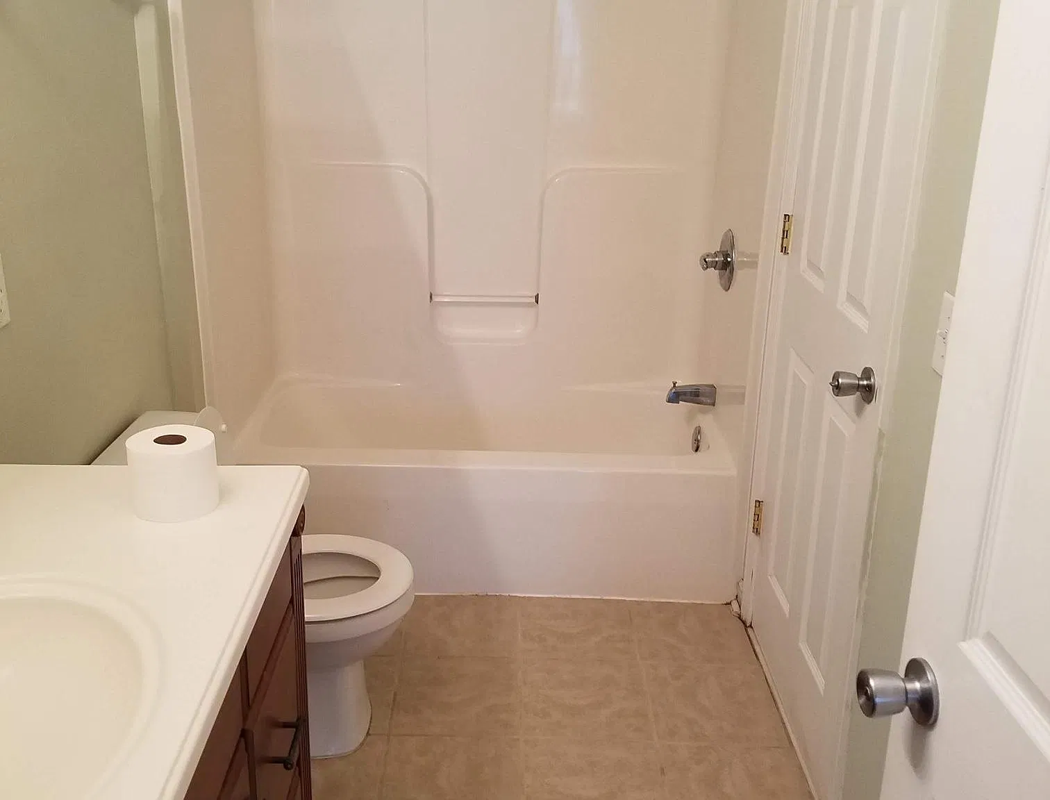 423 S Gregg St — Photo 2