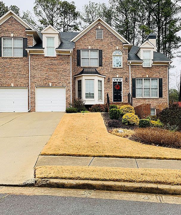 1st image of 3210 Vickery Dr NE